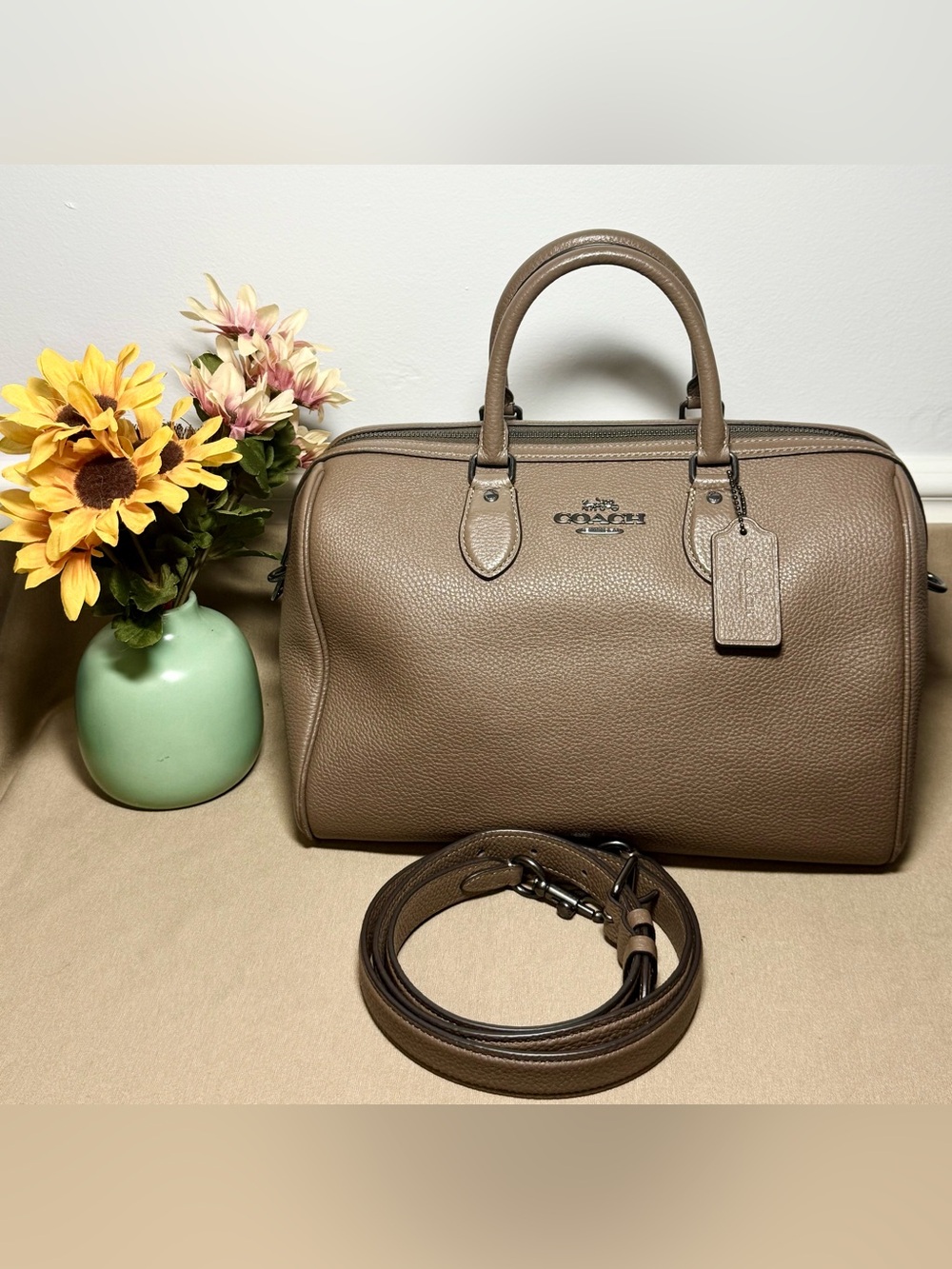 Coach Large Rowan in Sandstone with Gunmetal Hardware | Pebbled Leather | CV960